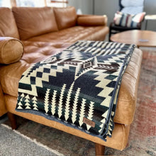 Load image into Gallery viewer, Andean Alpaca Wool Blanket - Forest