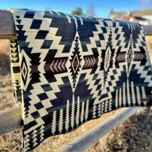 Load image into Gallery viewer, Andean Alpaca Wool Blanket - Forest