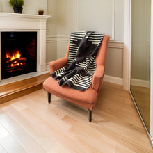 Load image into Gallery viewer, Andean Alpaca Wool Throws