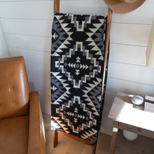 Load image into Gallery viewer, Andean Alpaca Wool Blanket - Black Chakana