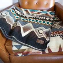 Load image into Gallery viewer, Andean Alpaca Wool Blanket - Inca