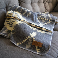 Load image into Gallery viewer, Andean Alpaca Wool Blanket - Cloud