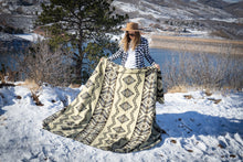 Load image into Gallery viewer, Andean Alpaca Wool Blanket - Slate
