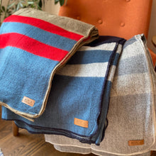 Load image into Gallery viewer, Andean Alpaca Wool Blanket - Extra Thick