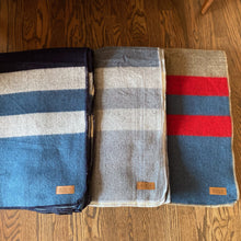 Load image into Gallery viewer, Andean Alpaca Wool Blanket - Extra Thick