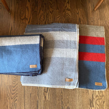 Load image into Gallery viewer, Andean Alpaca Wool Blanket - Extra Thick