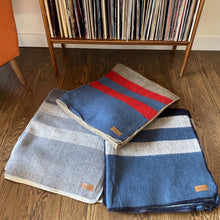 Load image into Gallery viewer, Andean Alpaca Wool Blanket - Extra Thick